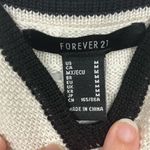 Forever 21 NWT  White/Black Sweater-Knit Cropped Sleeveless Top Size Medium Photo 2