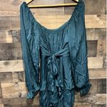 Allison & Kelly Long Sleeve Scoop Neck Ruffle Hem Fit Photo 2