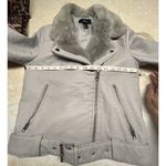 Forever 21  Faux Leather/ Fur Collar Crop Jacket Sz M Gray Photo 3