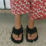 Olukai new ʊ Shearling Fur Outdoor Slipper Thong Sandals ʊ Black 9M ʊ in Box Photo 14