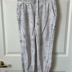 Lululemon Warm Down Jogger 7/8 Length Thread Dye White Black Size 6 Photo 0