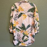 Floral Button Photo 4