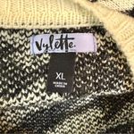 Vylette Oversized Black and White Crew Neck Sweater Size XL Photo 2