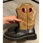 Ariat Short Tan,Red, and Black Boots Sz 6B Women’s Photo 0