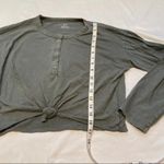 American Eagle Aerie Green Vintage Wash‎ Snap Henley Cropped Knot Tie Front Longsleeve Size xs Photo 5