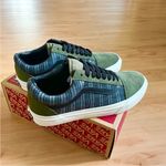 Vans  Old Skool 'Olive Blue'
VN000CP5BMB Women 9.5 US Mens
8.0 US Photo 4