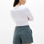 Athleta NWT SKYLINE UTILITY SHORT Women's Size 10 Photo 1