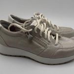 Munro Sutton leather Sneaker in gray silver size 7.5M Photo 3