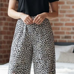 Ekouaer Women's 2XL Leopard Print Pajama Set Top and Wide Leg Pants Loungewear Black Size XXL Photo 0