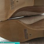 DV by Dolce Vita Gerdy Bootie in Beige Faux Leather Wedge Ankle Boots Size 8 Photo 4