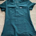 FIGS Scrubs Set Photo 0