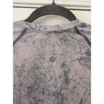Lululemon  Swiftly Tech T-shirt size 6 blue tie dye Photo 2