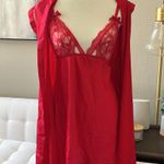 Victoria's Secret Victoria secret satin set in good condition. Size M Photo 2