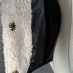Thread & Supply Ivory Sherpa Fleece Jacket Medium Teddy Coat Button Front Black Photo 9