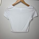 🏷️ Thread & Co White Scoop Neck Cropped Basic Stretch Tee Small S EUC Photo 2