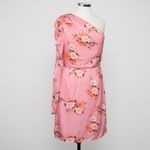 LES RÊVERIES. Pink One Photo 8