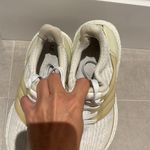 Adidas women ultra boost size 6.5 white fabrics sneakers fitness workout shoes Photo 3