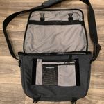 Swiss Gear Messenger / Laptop Bag. Adjustable strap Shoulder Pad Gray Photo 2