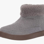 Sanuk  Bay-Sick Ankle Gray Bootie NWTs Faux Shearling size 9 Photo 0