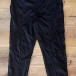 Liverpool Women’s Black  Leggings Photo 0