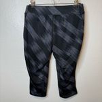 Reebok Cropped Capris Abstract Striped Leggings Size Large Photo 3