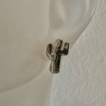 Sugar Rush Tarte dainty gold tone cactus stud earrings Photo 3