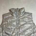 The North Face Women's 550 Fill Goose Down Nylon Quilted Puffer Vest Size Small Photo 2
