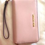 Michael Kors  Wristlet  Photo 0