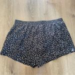 Nike •Woman’s star print athletic shorts• Photo 7