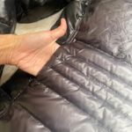 Volkl Womens Black Puffer Jacket Hooded Logo Print Full Zip Sz 10 Ombre ski ec Photo 3