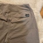 Mountain Hardwear  Shorts Size Medium 9" Inseam Pull On Womens Tan Pockets Photo 7