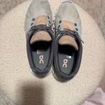 on cloud  5 Running Shoes Photo 2