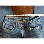 American Eagle Mom Jean Medium Wash Size 2 Blue Photo 5