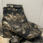 Tapestry Brocade Gold Sequin Leather Soled Boots Size 8.5 Photo 0