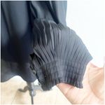 Magaschoni Woman Black Career Blouse Size 1X Pleated Long Sleeve V-Neck Photo 9