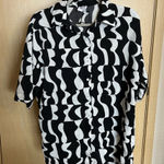 Princess Polly  Black and White Wave Button Down Shirt Photo 0