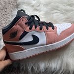 Nike Air Jordan 1 Mid Photo 0