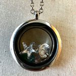 Ocean Floating Charm Locket necklace Gray Photo 2