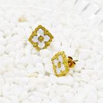 Medieval Renaissance White and Gold Earrings Photo 3