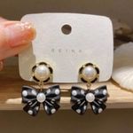 Women's White Pearl Bow Drop Dangle Earrings Gold Photo 0