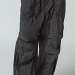 Urban Outfitters NWT sloan balloon cargo pants size medium Photo 0