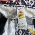 Lole  Geometric Casey Shorts - size 4 Photo 3