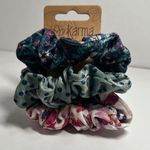 Karma Velvet Scrunchies Photo 0