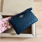 Coach  CF358 Boxed Corner Zip Wristlet In Signature Leather Debossed Photo 0