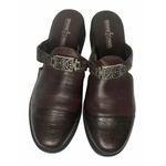 Minnetonka Womens  6052 Brown Leather Horsebit Medallion Cap Toe Mule Clogs Sz 7 Photo 4