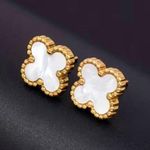White Clover earrings Photo 1