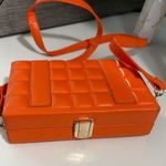 Source Unknown Woman’s box cross body bag in orange color Photo 5