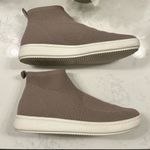 Eileen Fisher Women’s Pull Tab Point Round Toe Slip On Bootie Sneakers Beige 10 Photo 4