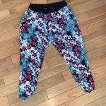 Wet Seal  Floral pants  Photo 0