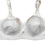 Playtex Bra Womens 40DD White Wireless Back Closure Smoothing 18 Hour 4803 NEW Size undefined Photo 0